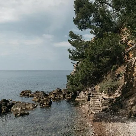 Exclusive Waterfront - Cote Dazur