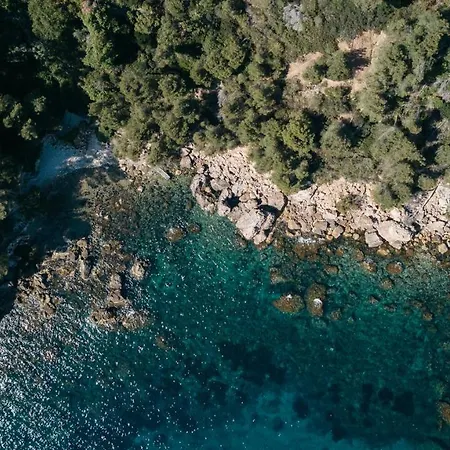 Exclusive Waterfront - Cote Dazur Villa